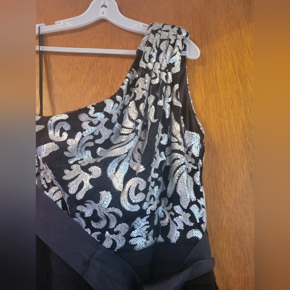 Beautiful One Shoulder Gown - Picture 2 of 4